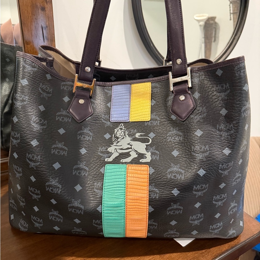 MCM large lion princess tote